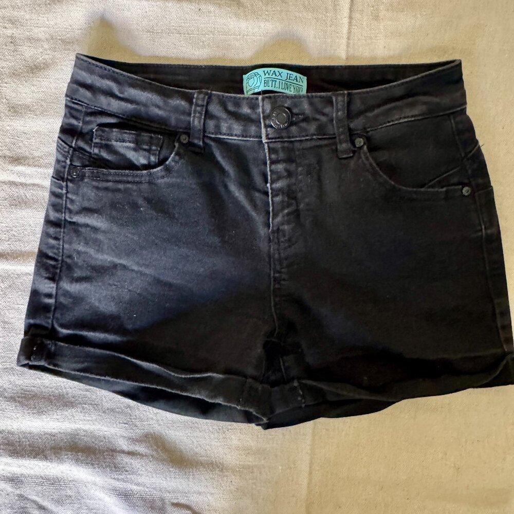 Size: W27 original waist (approx. US women’s 4) Fit: High-rise fit with relaxed